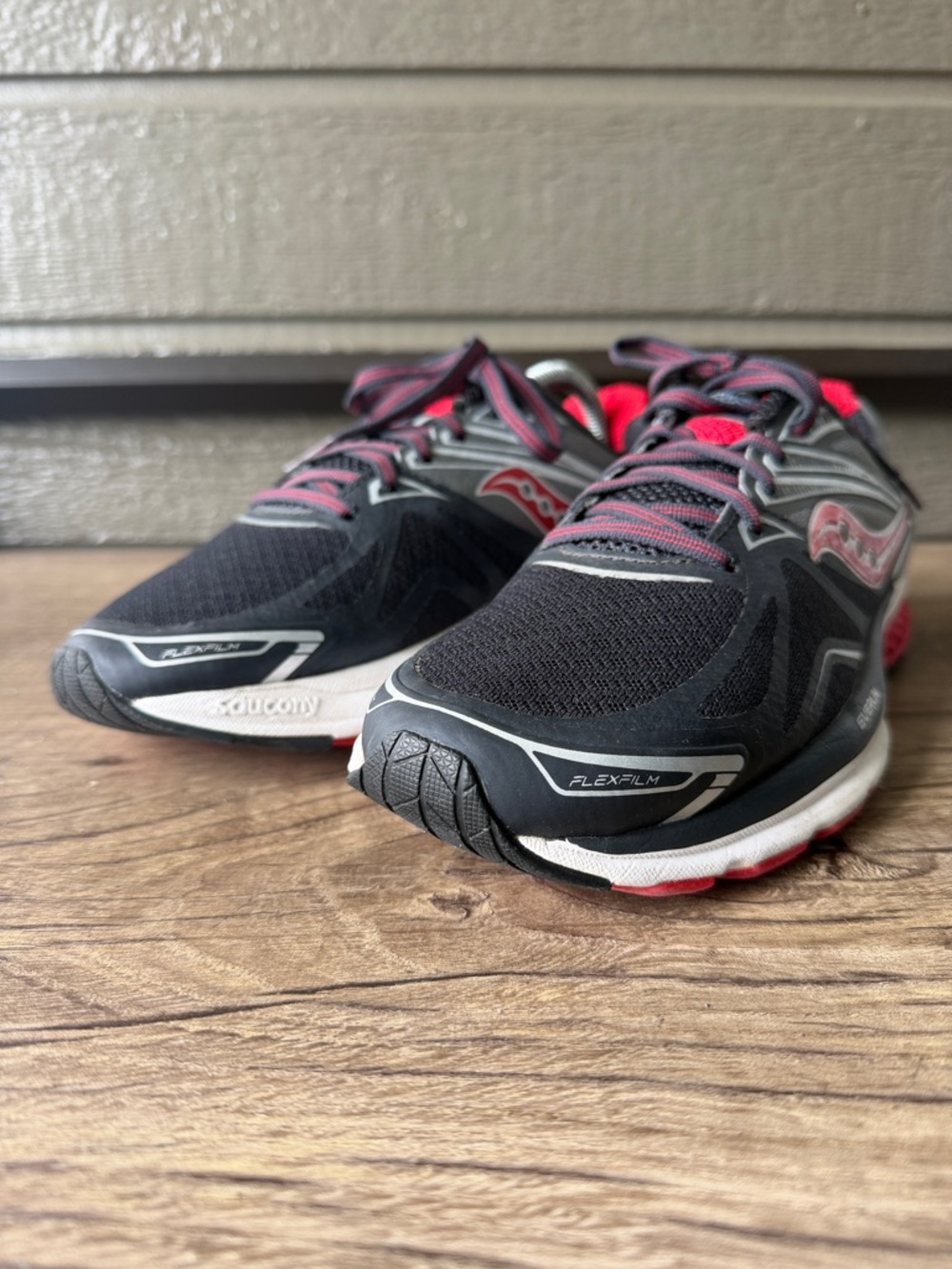 Saucony Men’s Athletic Running Shoes - Black with red size 8.5
